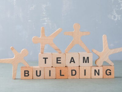 Jeux team building : pourquoi en organiser pour les collaborateurs de votre entreprise
