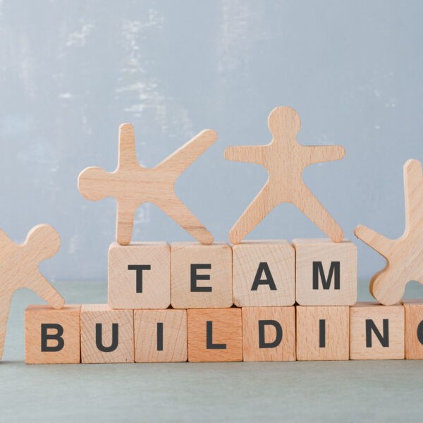 Jeux team building : pourquoi en organiser pour les collaborateurs de votre entreprise ?